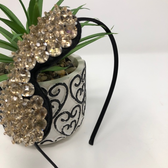 Fashion Accessory - Picture 2 of 4